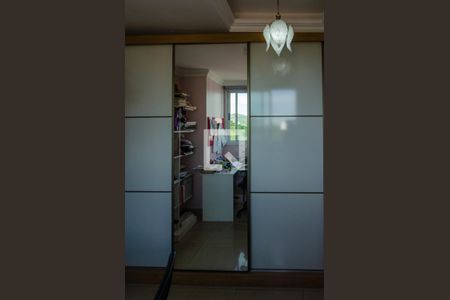 Apartamento à venda com 270m², 4 quartos e 3 vagas Apartamento à venda com 270m², 4 quartos e 3 vagasSuíte 2