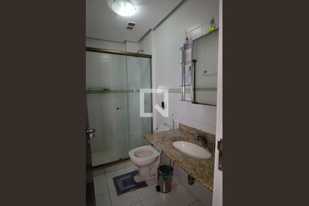 Apartamento à venda com 270m², 4 quartos e 3 vagas Apartamento à venda com 270m², 4 quartos e 3 vagasBanheiro social