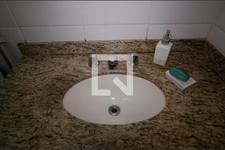 Apartamento à venda com 270m², 4 quartos e 3 vagas Apartamento à venda com 270m², 4 quartos e 3 vagasBanheiro social