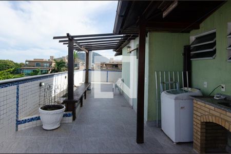 Apartamento à venda com 270m², 4 quartos e 3 vagas Apartamento à venda com 270m², 4 quartos e 3 vagasÁrea de serviço