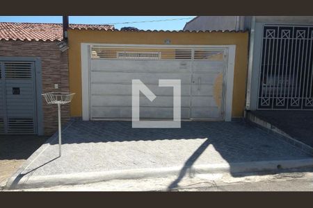 Casa à venda com 125m², 2 quartos e 2 vagas Casa à venda com 125m², 2 quartos e 2 vagasFachada