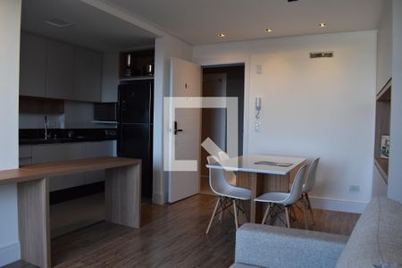 Sala de apartamento para alugar com 2 quartos, 71m² em Rebouças, Curitiba