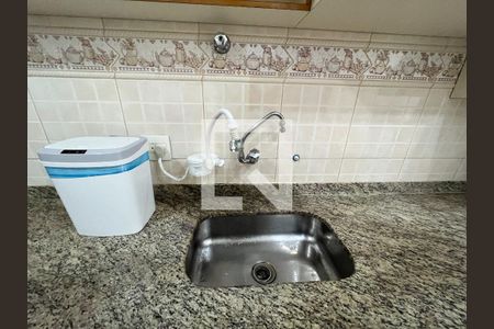 Casa à venda com 325m², 2 quartos e 4 vagas Casa à venda com 325m², 2 quartos e 4 vagasCozinha