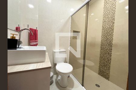 Casa à venda com 325m², 2 quartos e 4 vagas Casa à venda com 325m², 2 quartos e 4 vagasBanheiro Social