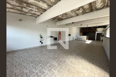 Casa à venda com 325m², 2 quartos e 4 vagas Casa à venda com 325m², 2 quartos e 4 vagasÁrea externa