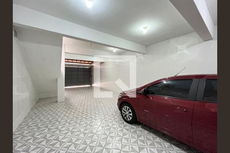 Casa à venda com 325m², 2 quartos e 4 vagas Casa à venda com 325m², 2 quartos e 4 vagasGaragem
