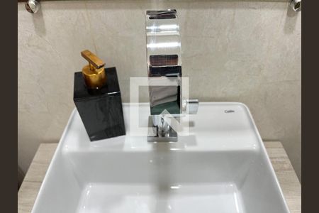 Casa à venda com 325m², 2 quartos e 4 vagas Casa à venda com 325m², 2 quartos e 4 vagasBanheiro Social