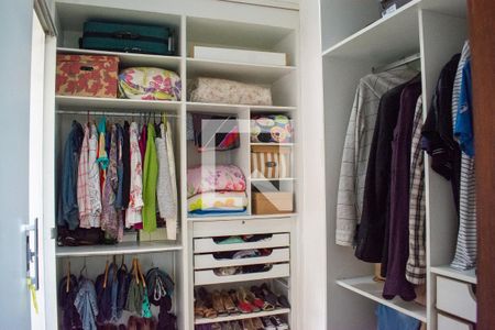 Apartamento à venda com 196m², 4 quartos e 2 vagas Apartamento à venda com 196m², 4 quartos e 2 vagasQuarto 2