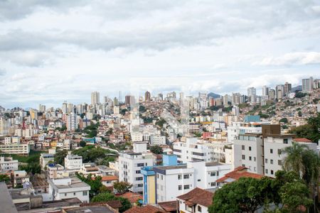 Apartamento à venda com 196m², 4 quartos e 2 vagas Apartamento à venda com 196m², 4 quartos e 2 vagasVista