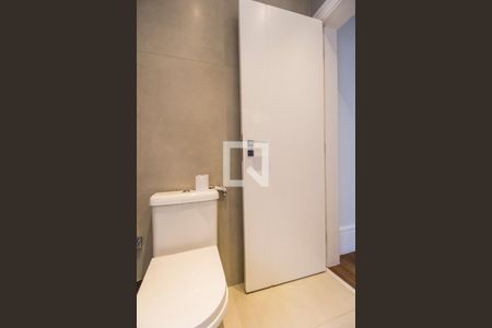 Casa de condomínio à venda com 567m², 5 quartos e 4 vagas Casa de condomínio à venda com 567m², 5 quartos e 4 vagasBanheiro da Suíte 4