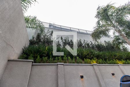 Casa de condomínio à venda com 567m², 5 quartos e 4 vagas Casa de condomínio à venda com 567m², 5 quartos e 4 vagasVista