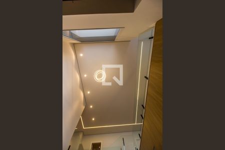 Casa de condomínio à venda com 567m², 5 quartos e 4 vagas Casa de condomínio à venda com 567m², 5 quartos e 4 vagasDetalhe Sala