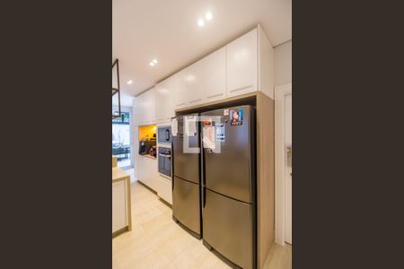 Casa de condomínio à venda com 567m², 5 quartos e 4 vagas Casa de condomínio à venda com 567m², 5 quartos e 4 vagasCozinha