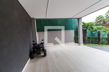 Casa de condomínio à venda com 567m², 5 quartos e 4 vagas Casa de condomínio à venda com 567m², 5 quartos e 4 vagasGaragem