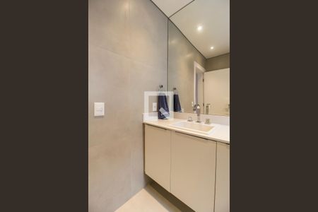 Casa de condomínio à venda com 567m², 5 quartos e 4 vagas Casa de condomínio à venda com 567m², 5 quartos e 4 vagasBanheiro da Suíte 4