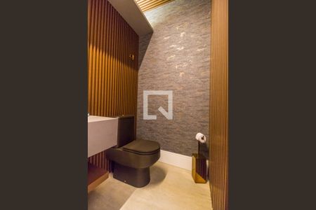 Casa de condomínio à venda com 567m², 5 quartos e 4 vagas Casa de condomínio à venda com 567m², 5 quartos e 4 vagasLavabo