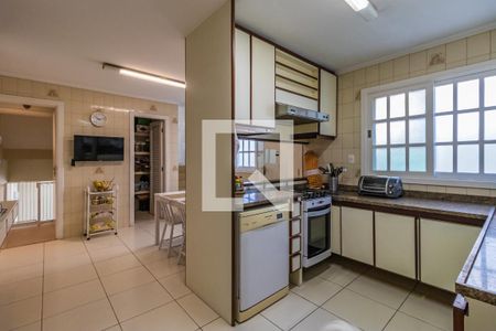 Casa de condomínio à venda com 300m², 4 quartos e 4 vagas Casa de condomínio à venda com 300m², 4 quartos e 4 vagasCozinha