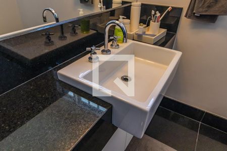 Casa de condomínio à venda com 300m², 4 quartos e 4 vagas Casa de condomínio à venda com 300m², 4 quartos e 4 vagasBanheiro Social