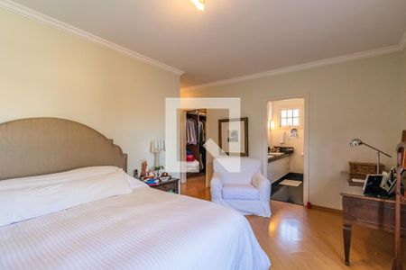 Casa de condomínio à venda com 300m², 4 quartos e 4 vagas Casa de condomínio à venda com 300m², 4 quartos e 4 vagasSuíte 1