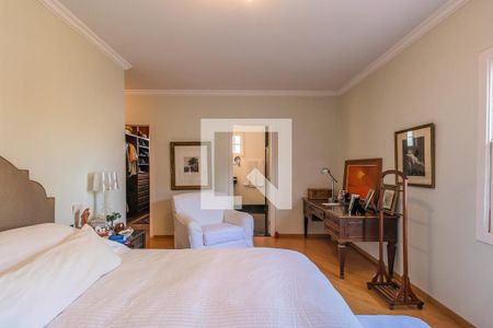 Casa de condomínio à venda com 300m², 4 quartos e 4 vagas Casa de condomínio à venda com 300m², 4 quartos e 4 vagasSuíte 1