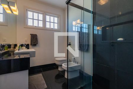 Casa de condomínio à venda com 300m², 4 quartos e 4 vagas Casa de condomínio à venda com 300m², 4 quartos e 4 vagasBanheiro Social