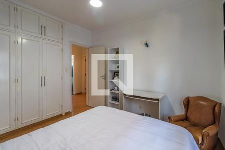 Casa de condomínio à venda com 300m², 4 quartos e 4 vagas Casa de condomínio à venda com 300m², 4 quartos e 4 vagasSuíte 2