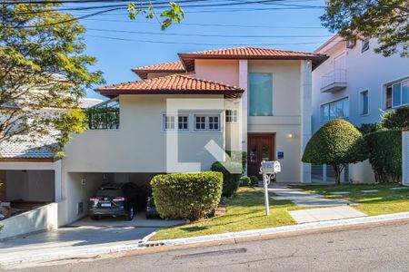 Casa de condomínio à venda com 300m², 4 quartos e 4 vagas Casa de condomínio à venda com 300m², 4 quartos e 4 vagasFachada