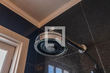 Casa de condomínio à venda com 300m², 4 quartos e 4 vagas Casa de condomínio à venda com 300m², 4 quartos e 4 vagasBanheiro da Suíte 1