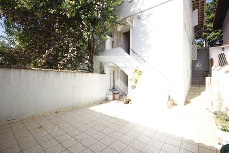Casa à venda com 161m², 3 quartos e 2 vagasQuintal