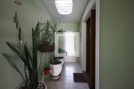 Casa à venda com 161m², 3 quartos e 2 vagasCorredor quintal