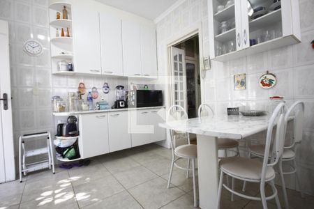 Casa à venda com 161m², 3 quartos e 2 vagasCozinha