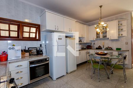 Casa à venda com 255m², 3 quartos e 2 vagasCozinha