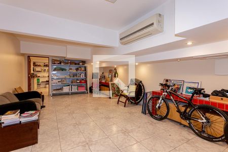Casa à venda com 255m², 3 quartos e 2 vagasSalao Garagem