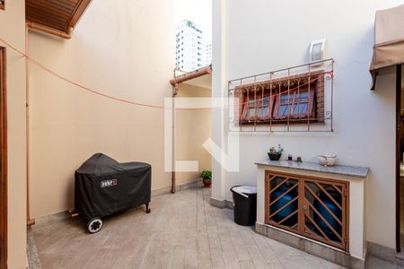 Casa à venda com 255m², 3 quartos e 2 vagasQuintal