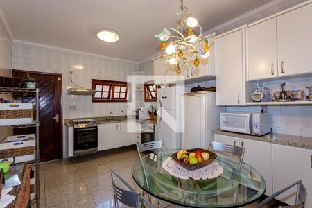 Casa à venda com 255m², 3 quartos e 2 vagasCozinha