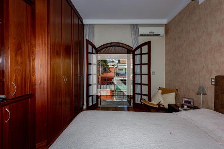 Casa à venda com 255m², 3 quartos e 2 vagasSuite