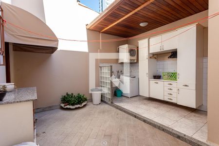 Casa à venda com 255m², 3 quartos e 2 vagasQuintal