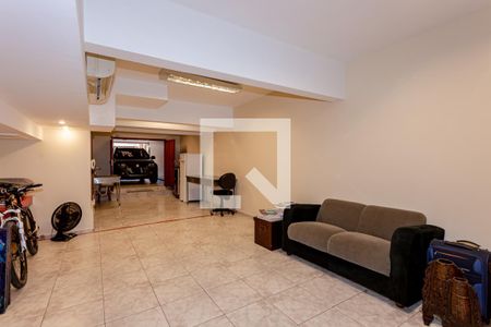 Casa à venda com 255m², 3 quartos e 2 vagasSalao Garagem