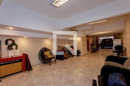 Casa à venda com 255m², 3 quartos e 2 vagasSalao Garagem