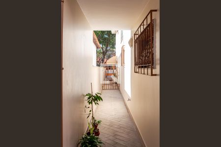 Casa à venda com 255m², 3 quartos e 2 vagasCorredor 