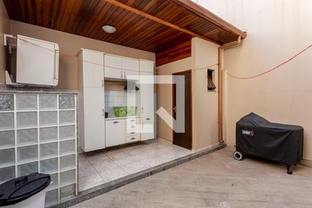 Casa à venda com 255m², 3 quartos e 2 vagasQuintal