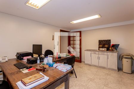 Casa à venda com 255m², 3 quartos e 2 vagasEscritório
