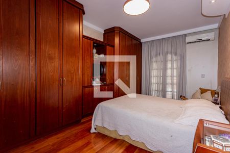 Casa à venda com 255m², 3 quartos e 2 vagasSuite