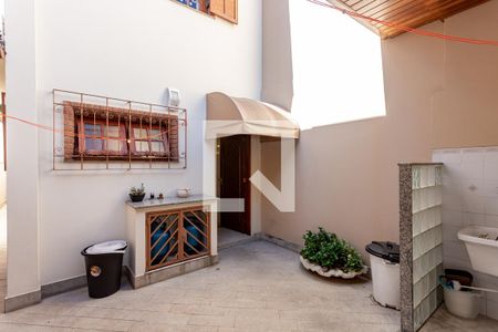 Casa à venda com 255m², 3 quartos e 2 vagasQuintal