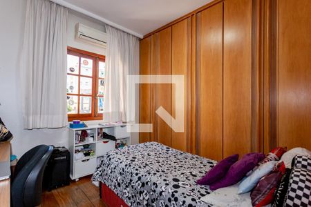 Casa à venda com 255m², 3 quartos e 2 vagasQuarto 2