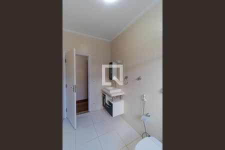 Casa à venda com 300m², 4 quartos e 4 vagasBanheiro 01