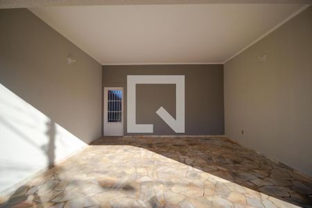 Casa à venda com 300m², 4 quartos e 4 vagasGaragem