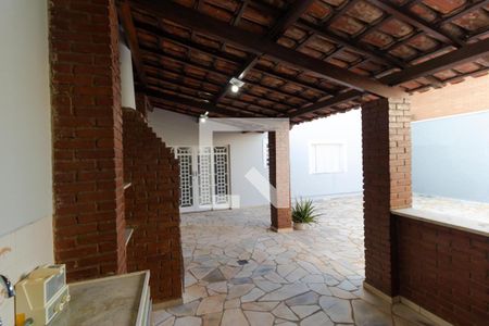 Casa à venda com 300m², 4 quartos e 4 vagasChurrasqueira