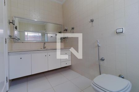 Casa à venda com 300m², 4 quartos e 4 vagasBanheiro da Suíte