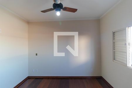 Casa à venda com 300m², 4 quartos e 4 vagasSuíte